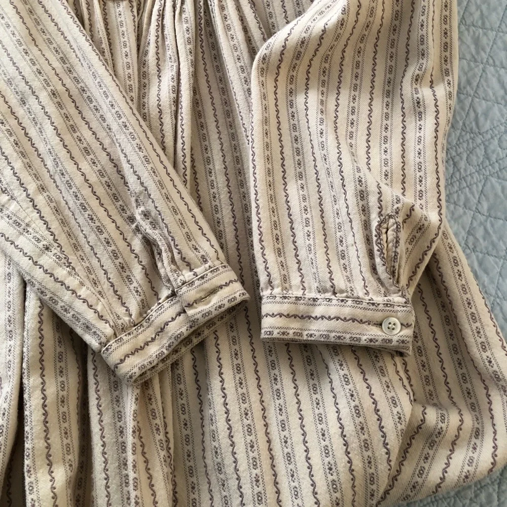 Vintage LL Bean Dobby pintuck nightgown. Size large. - Picture 4 of 8